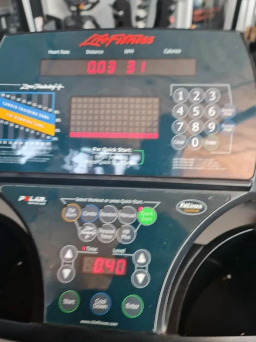 Life Fitness 9500hr Elliptical Cross Trainer - Image 3