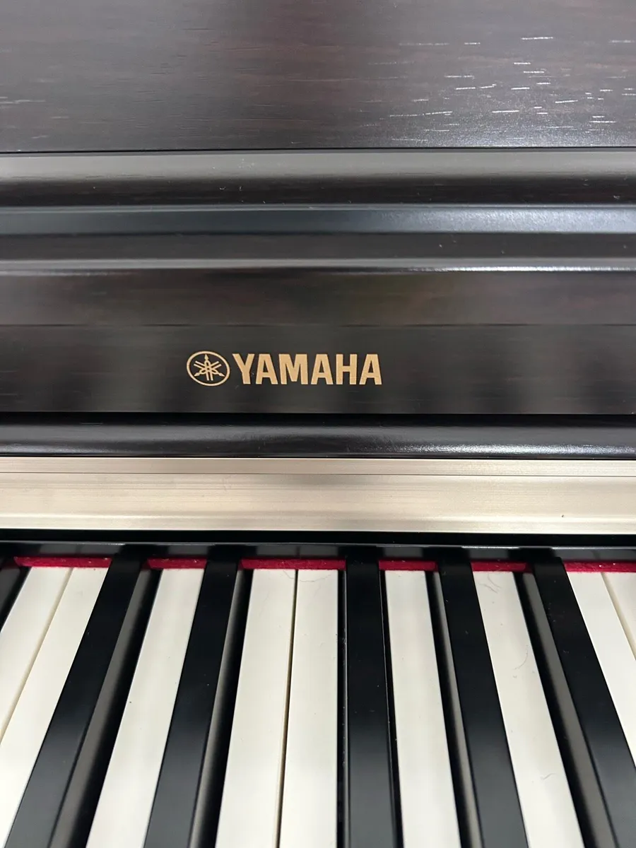 Yamaha Arius YDP-162 Piano – Excellent Condition - Image 4