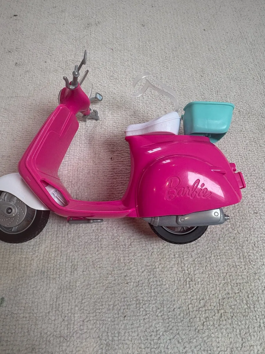 Barbie motorbike - Image 1