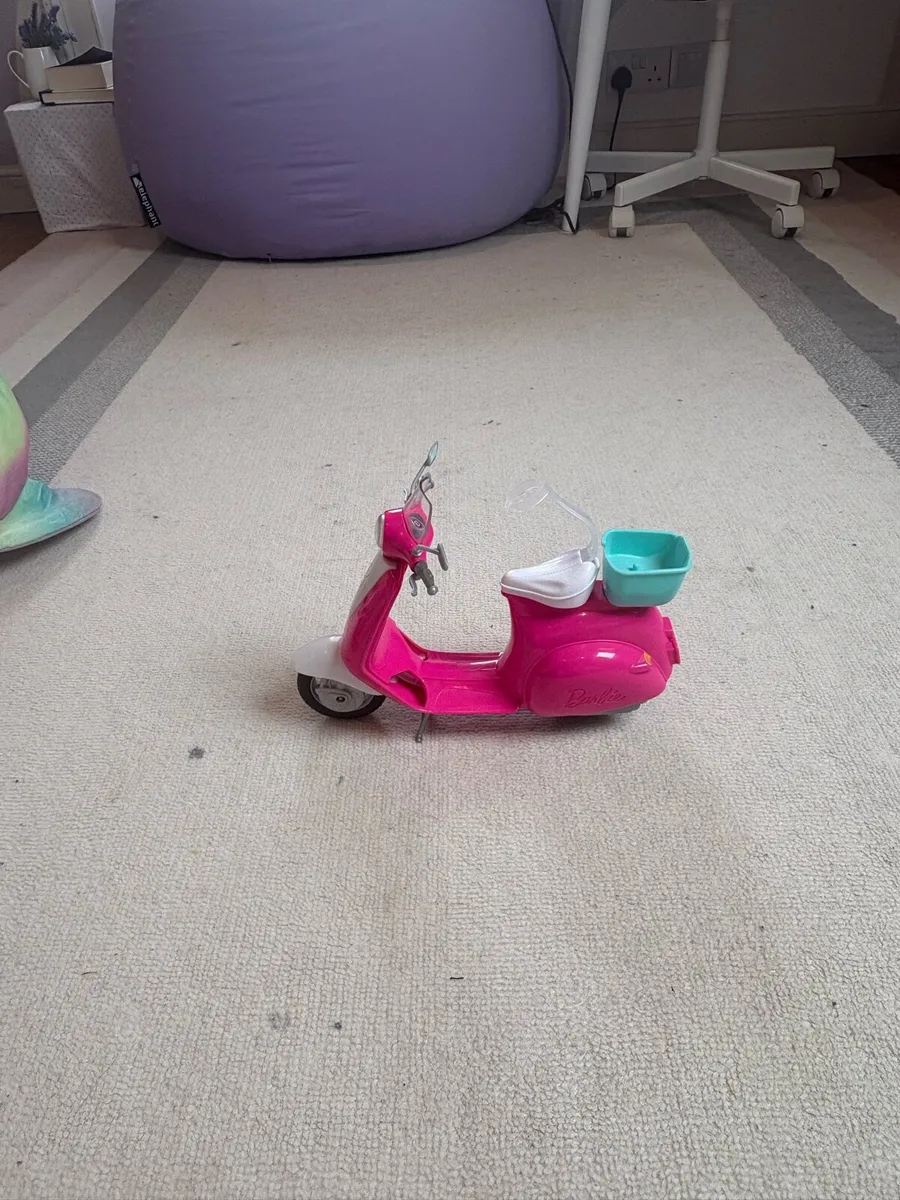 Barbie motorbike - Image 2