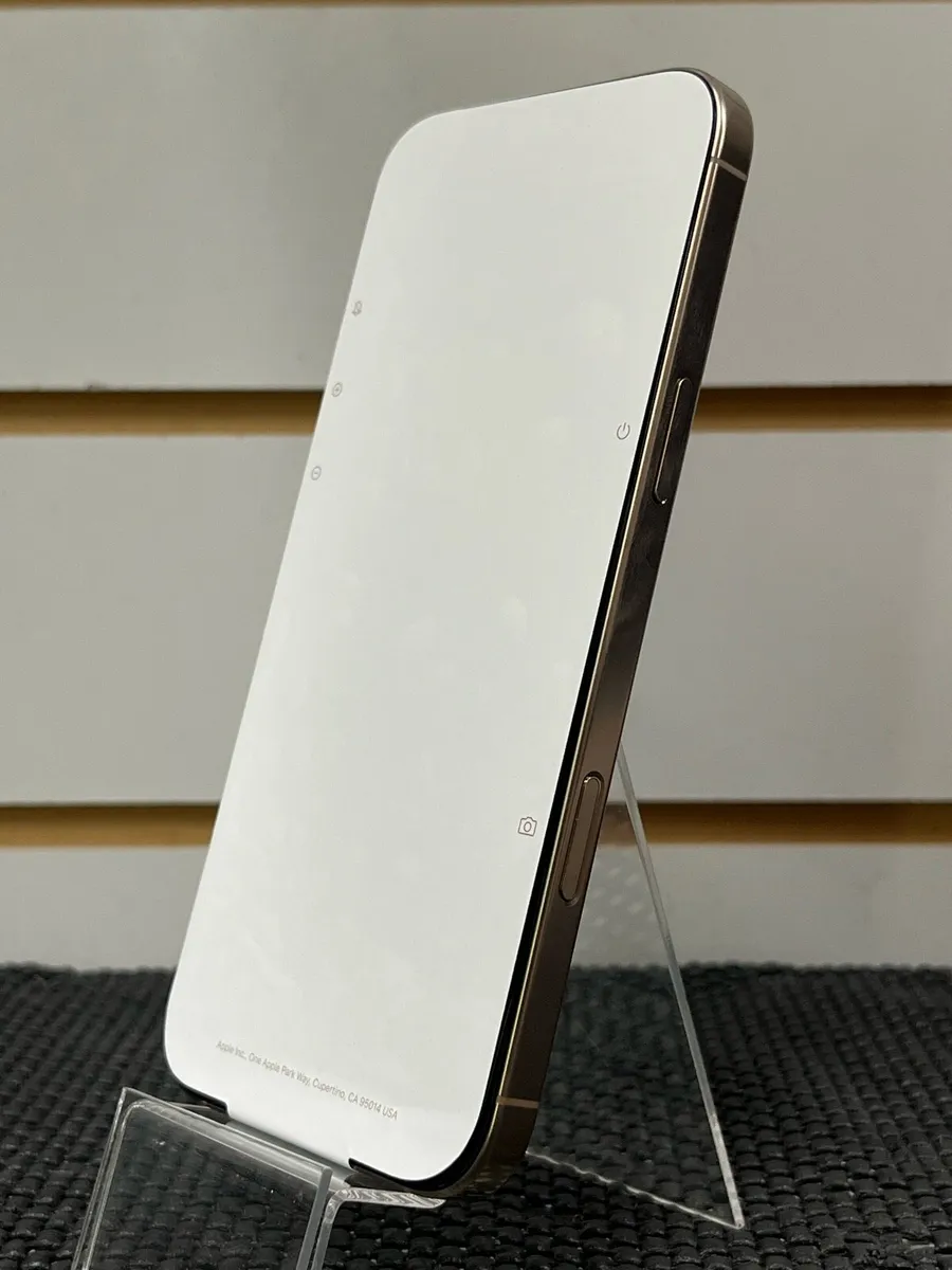 iPhone 16 Pro Max - Image 3