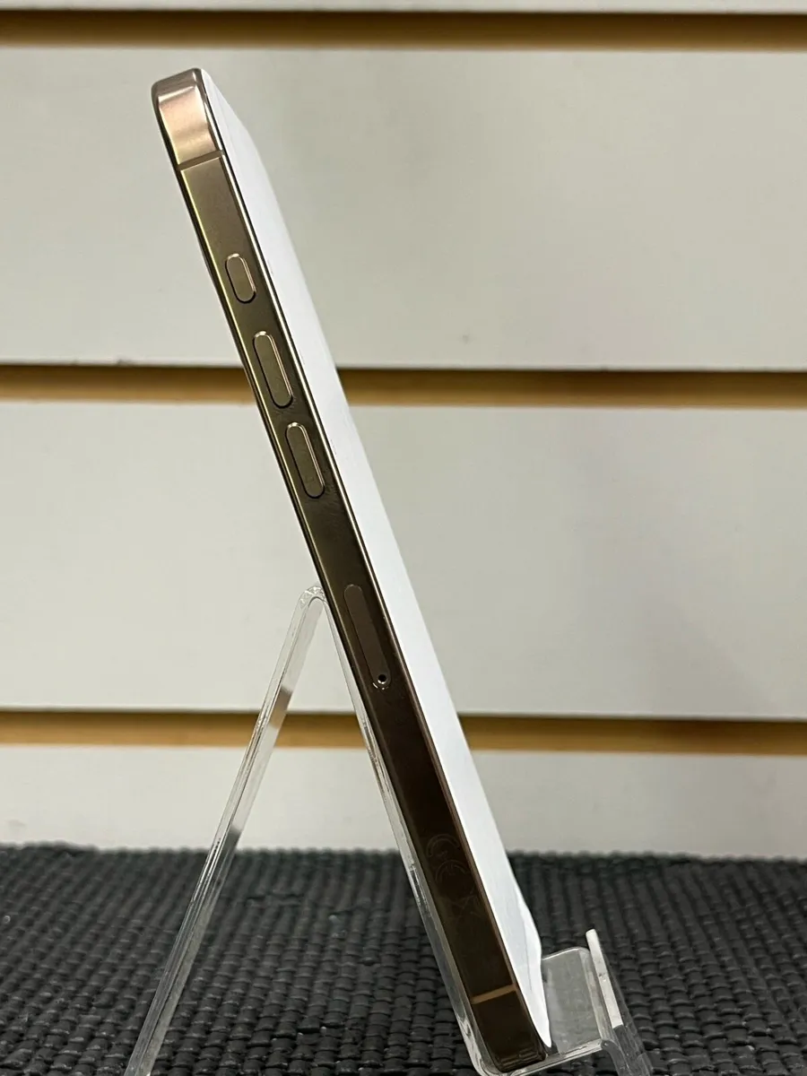 iPhone 16 Pro Max - Image 4