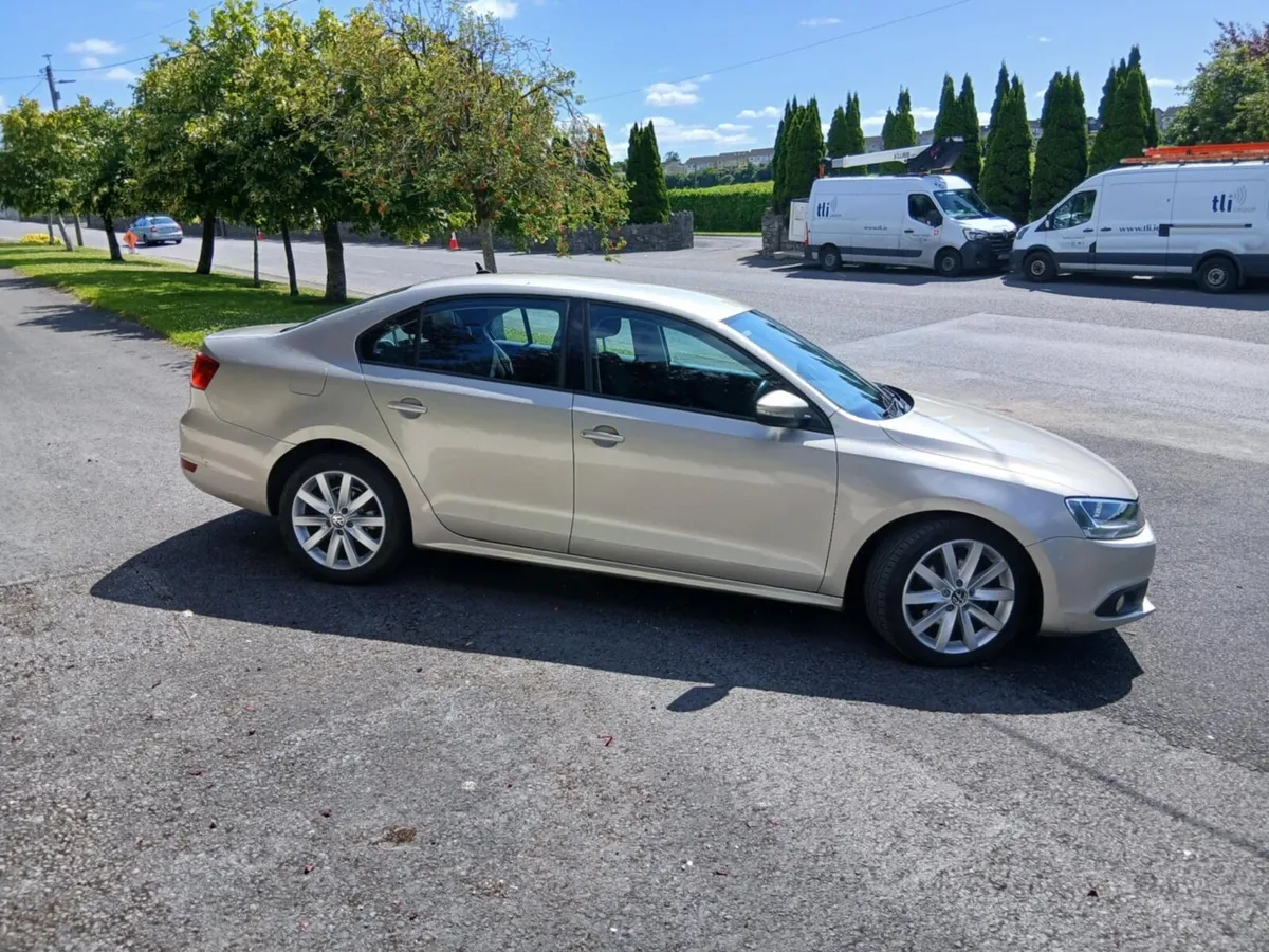 132 Volkswagen Jetta 1.6 diesel - Image 3