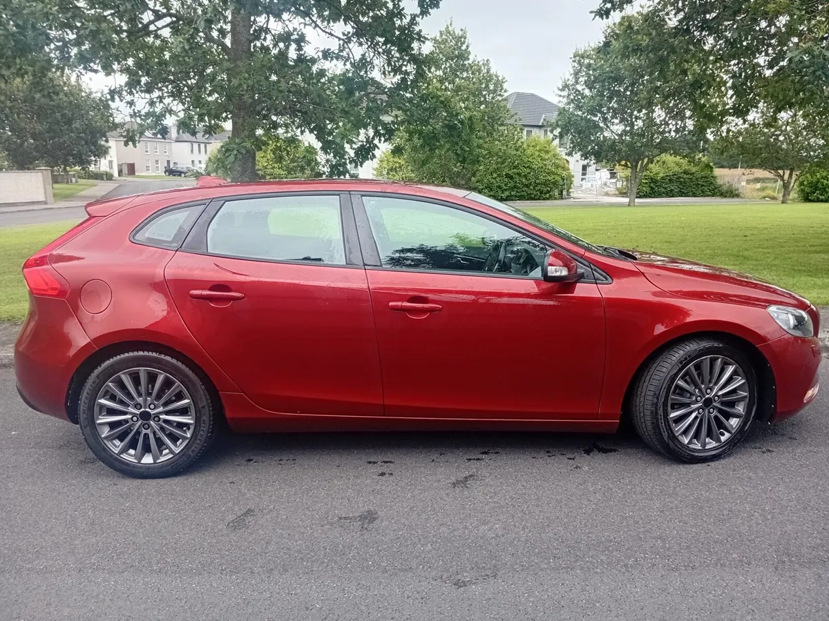 ⭐️2013 Volvo V40 D2 1.6 Diesel NCT And Tax⭐️ - Image 3
