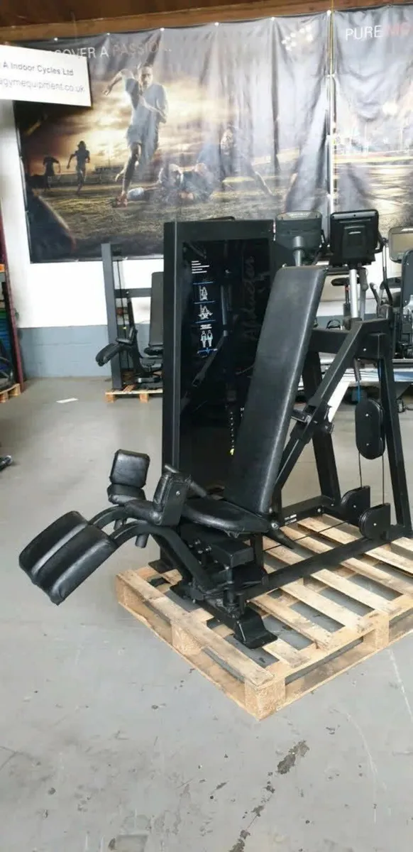 Pulse Fitness LEG Adductor Machine Commercial Gym - Image 4