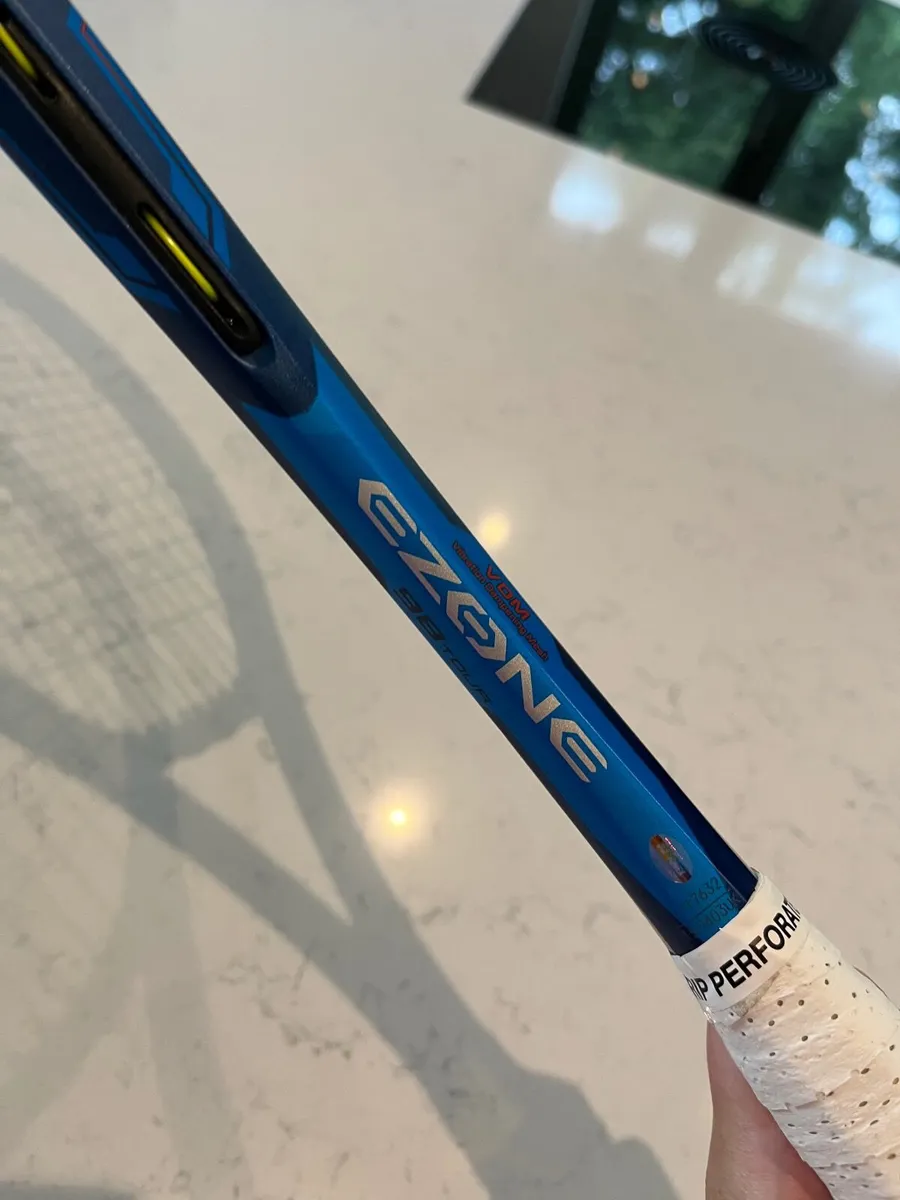 Yonex  Ezone 98 Tour - Image 2