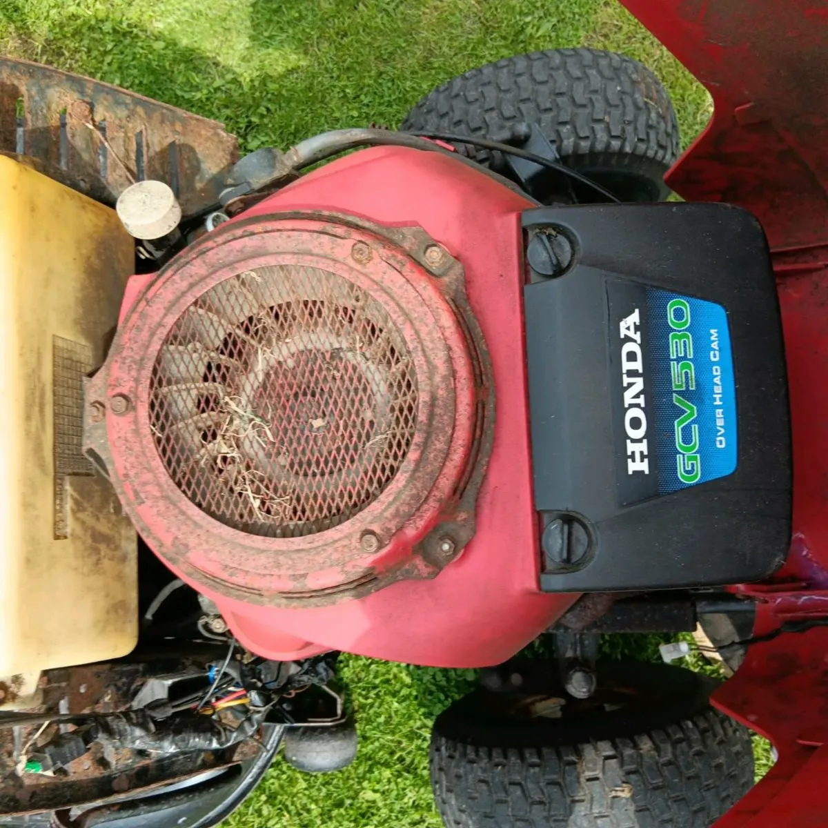 Honda ride on, twin cylinder, 40" deck - Image 3