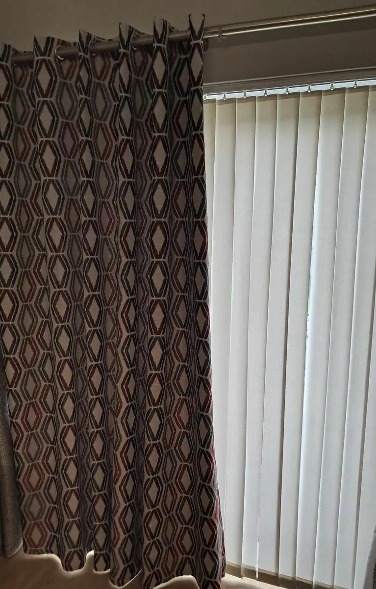 Curtains - Image 2