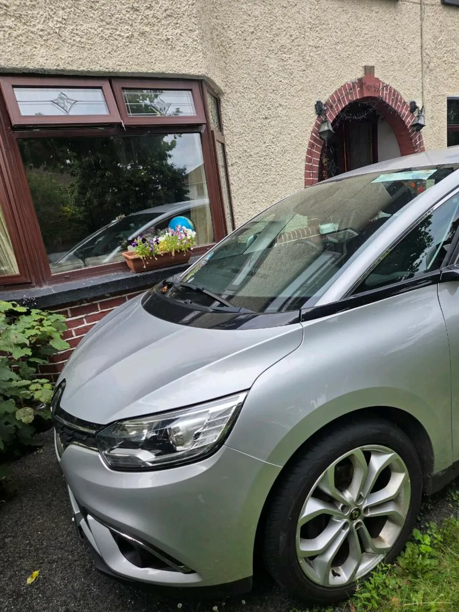 7 seater Renault grand Scenic Blue dci - Image 1