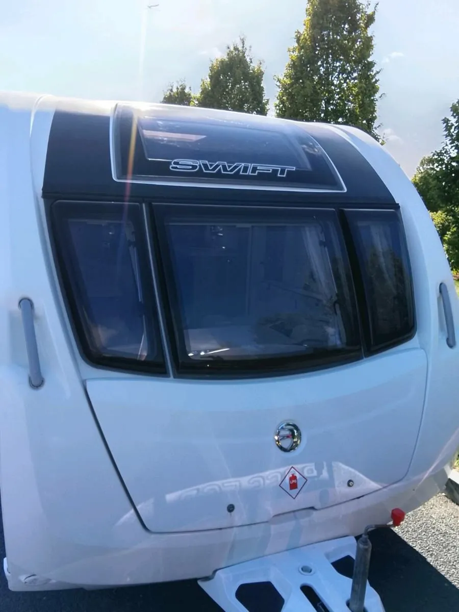 2016 swift lifestyle 6 berth family caravan - Image 1