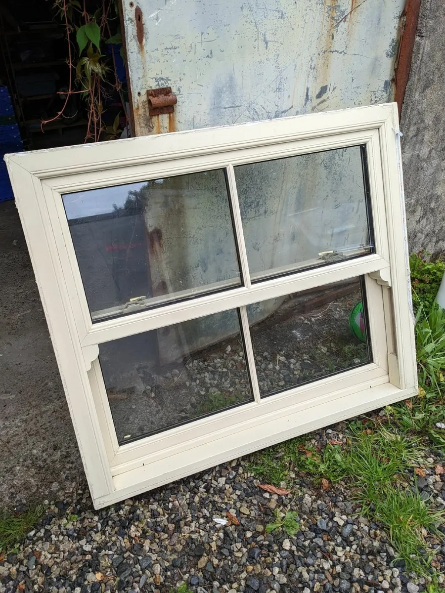 Sash window - Image 1