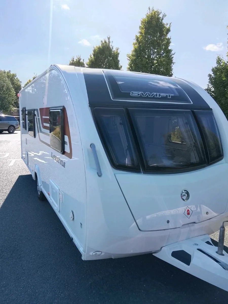 2016 swift lifestyle 6 berth family caravan - Image 2