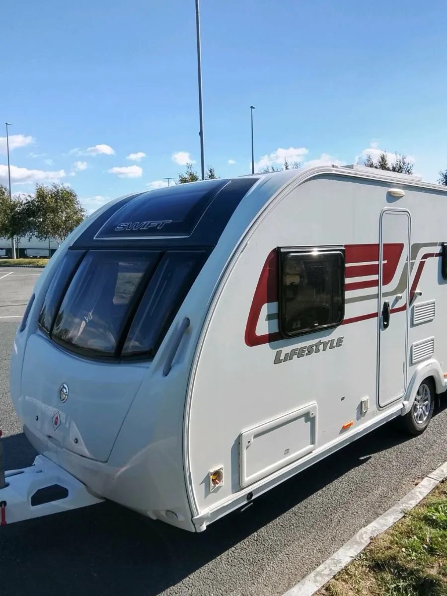 2016 swift lifestyle 6 berth family caravan - Image 1