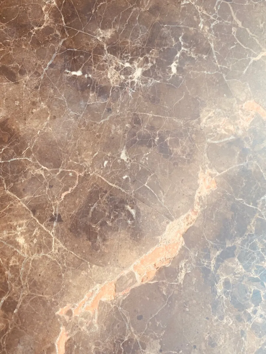 Kitchen with marble work top - Image 3