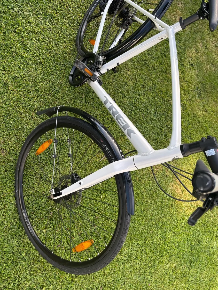Trek hybrid bike FX3 - Image 3