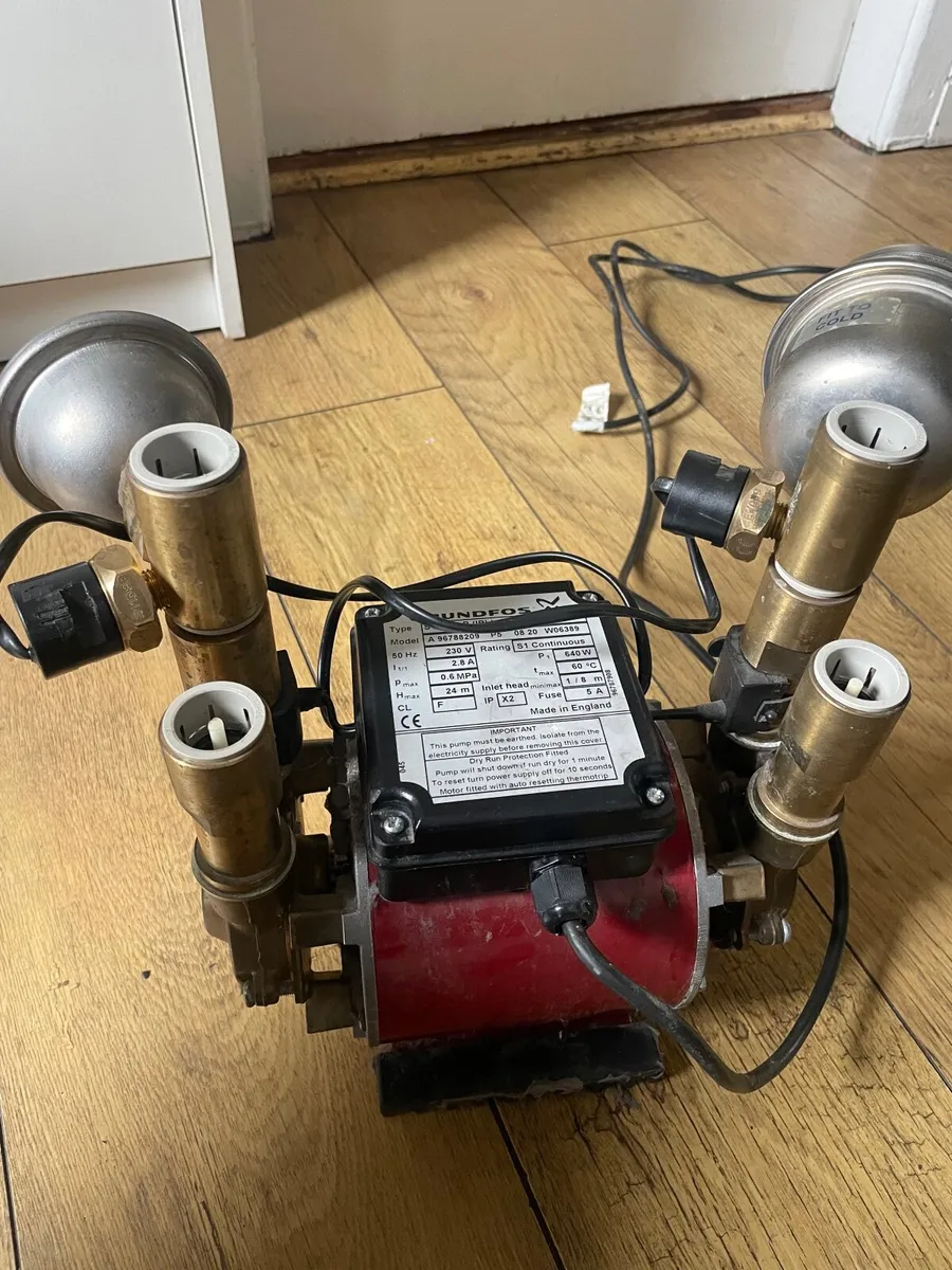 Shower Pump 2 bar  (Needs Repair/Recondition) - Image 1
