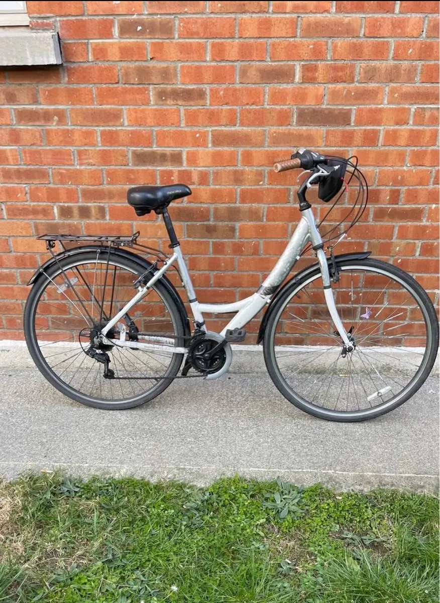 Apollo City hybrid bike - Image 1