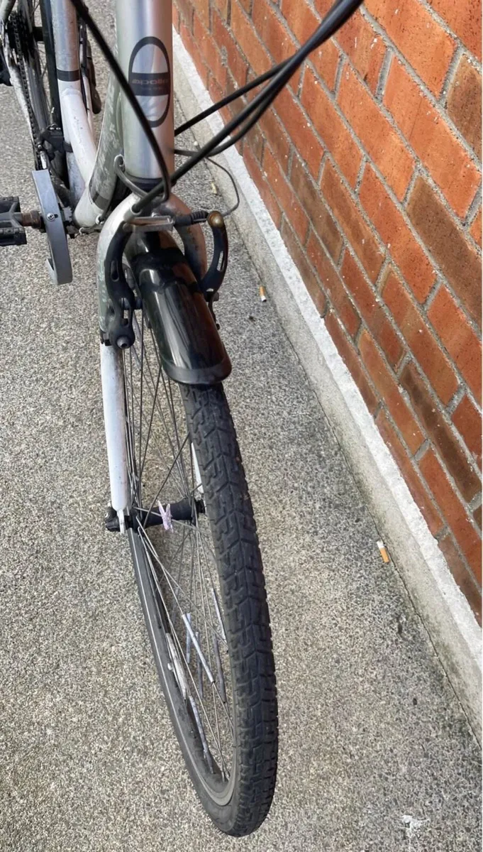 Apollo City hybrid bike - Image 4