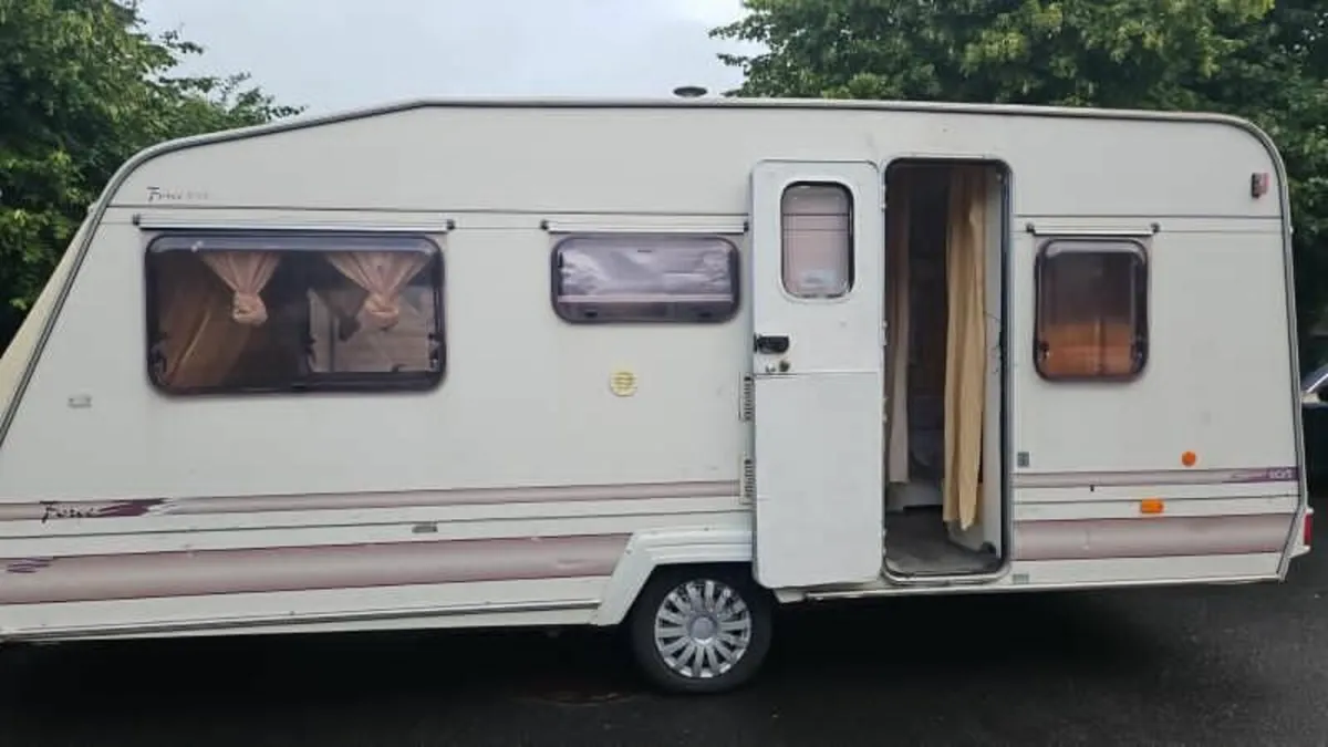 Caravan 1999 elddis - Image 2