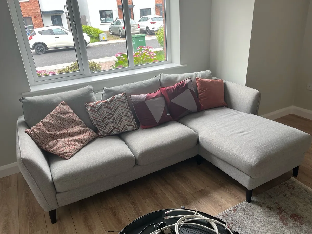 L shaped sofa - Image 1