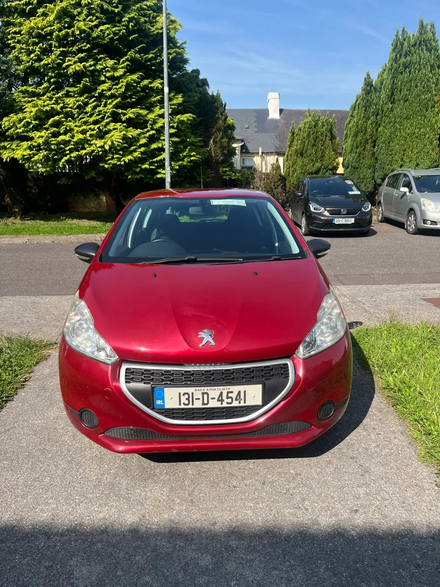2013 Peugeot 208 1.2L petrol Manual - Image 2