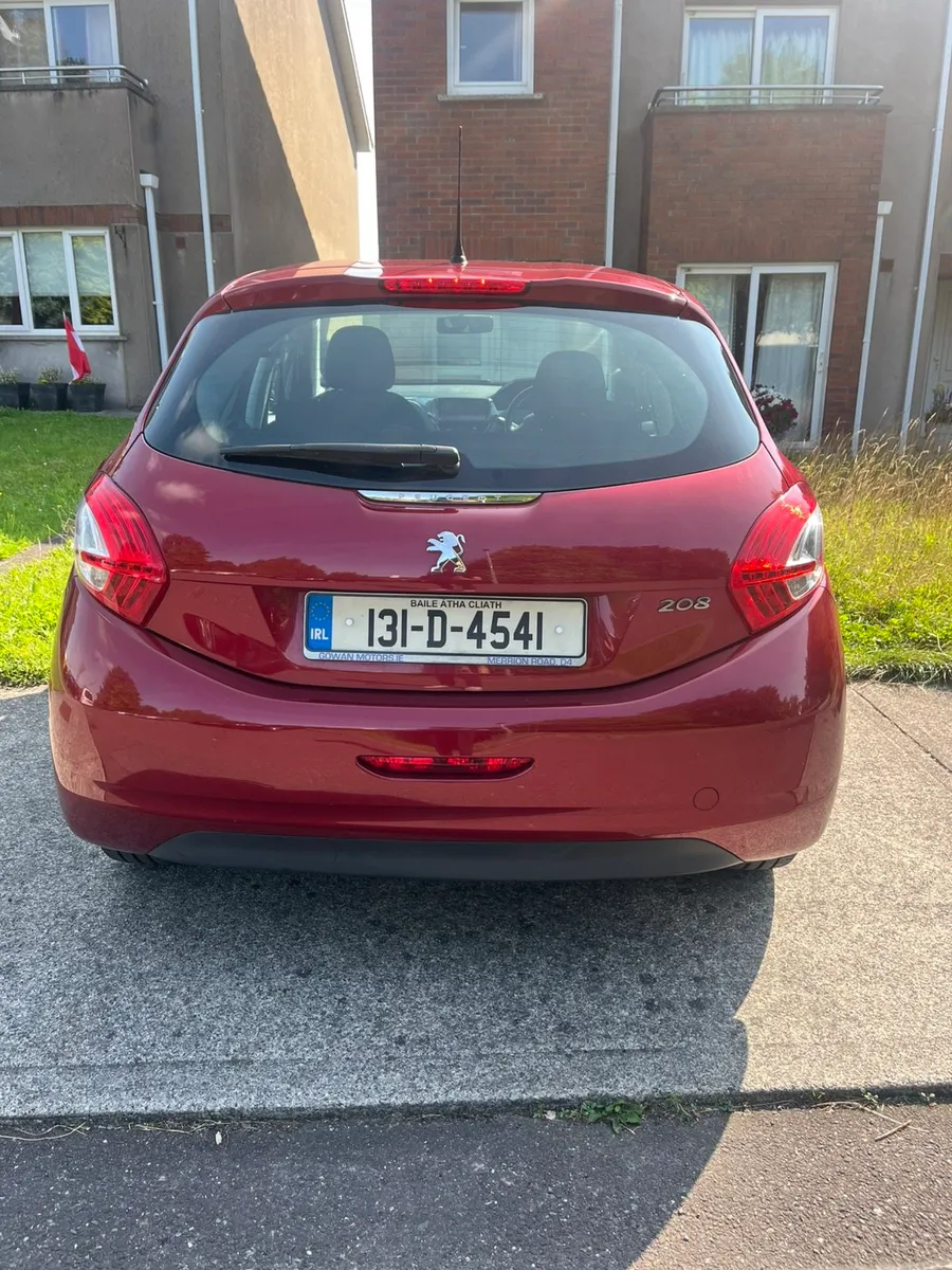 2013 Peugeot 208 1.2L petrol Manual - Image 3