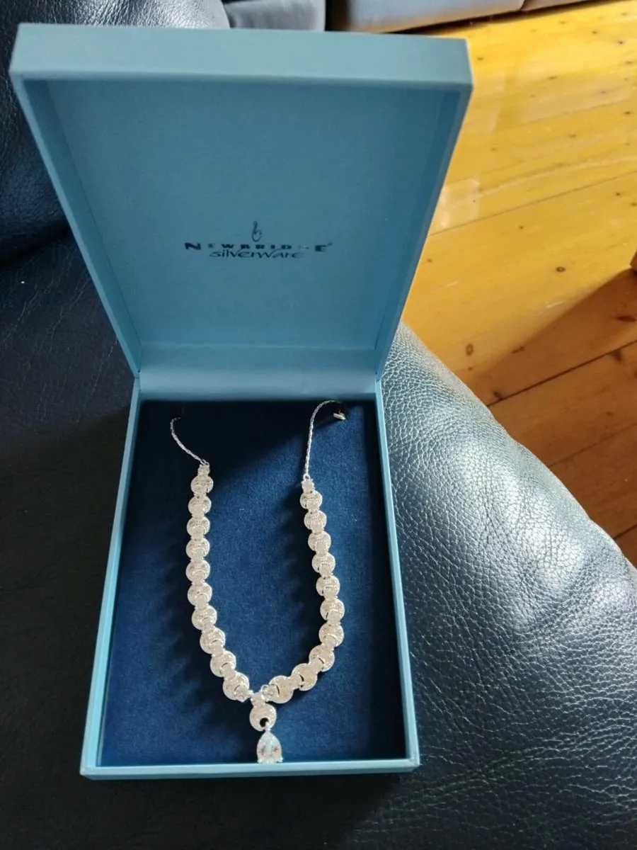 Newbridge vintage necklace - Image 1