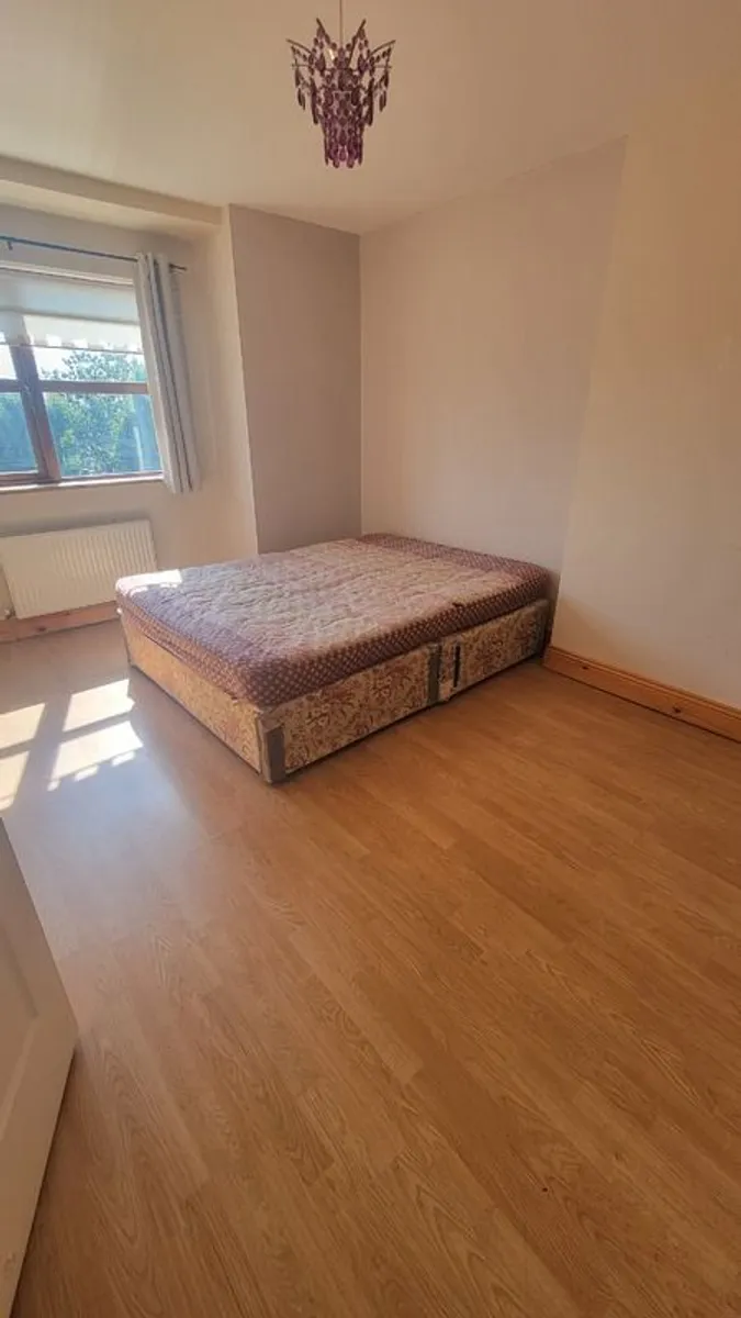 Double bed - Image 1