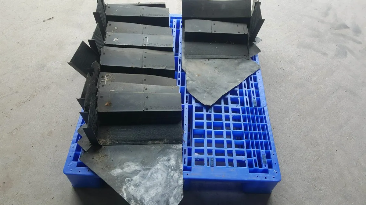 Qty 12… NEW Cavity Wall Lead Trays Type G Cavitray - Image 2