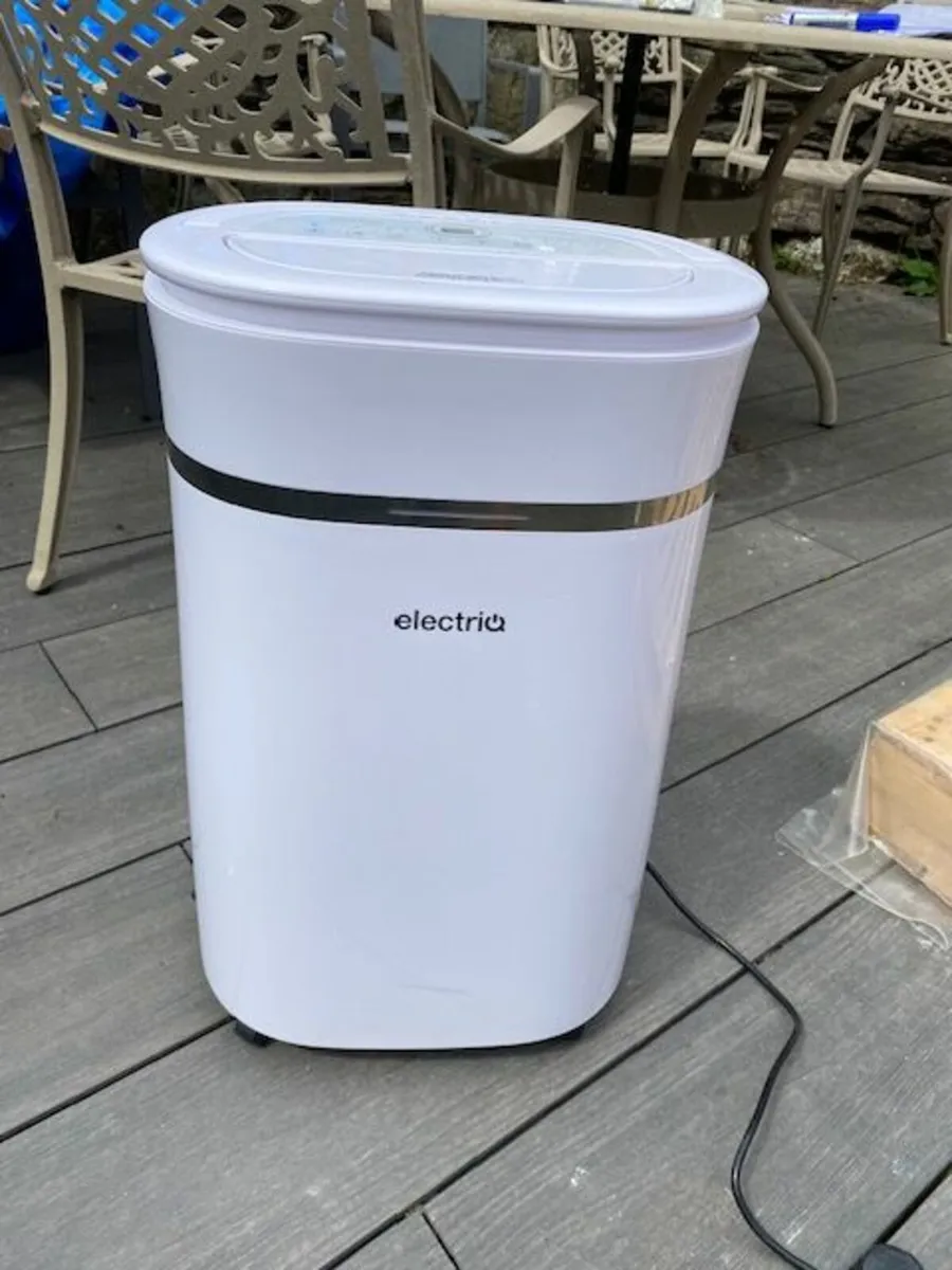 Elecriq 20L Dehumidifier - Image 1