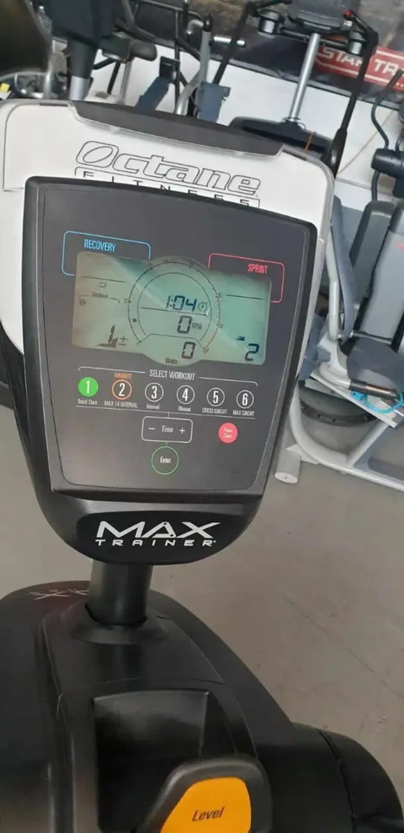 Octane fitness Max Trainer with Console - Image 4