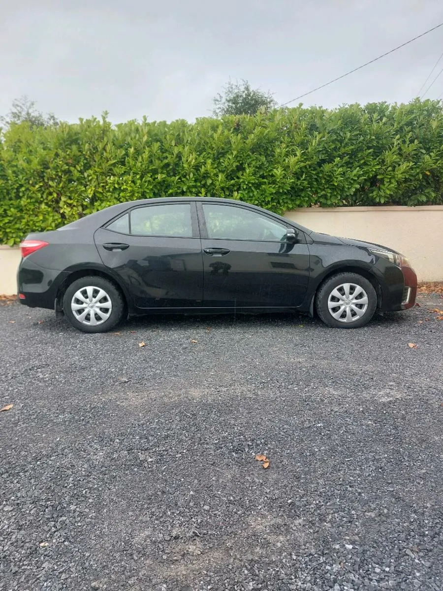 Toyota corolla - Image 2