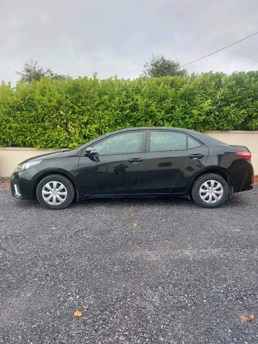 Toyota corolla - Image 3