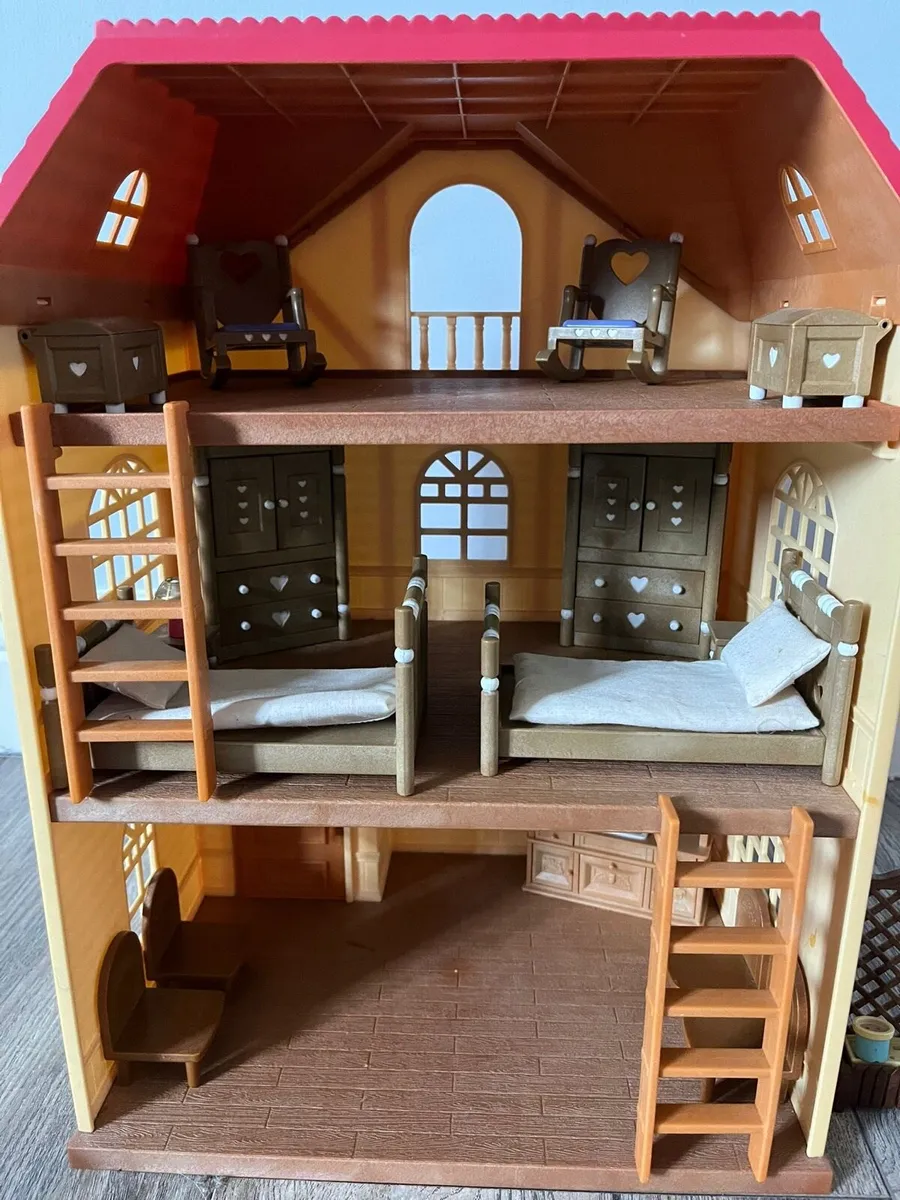 Sylvanian Families House and playground - Image 4