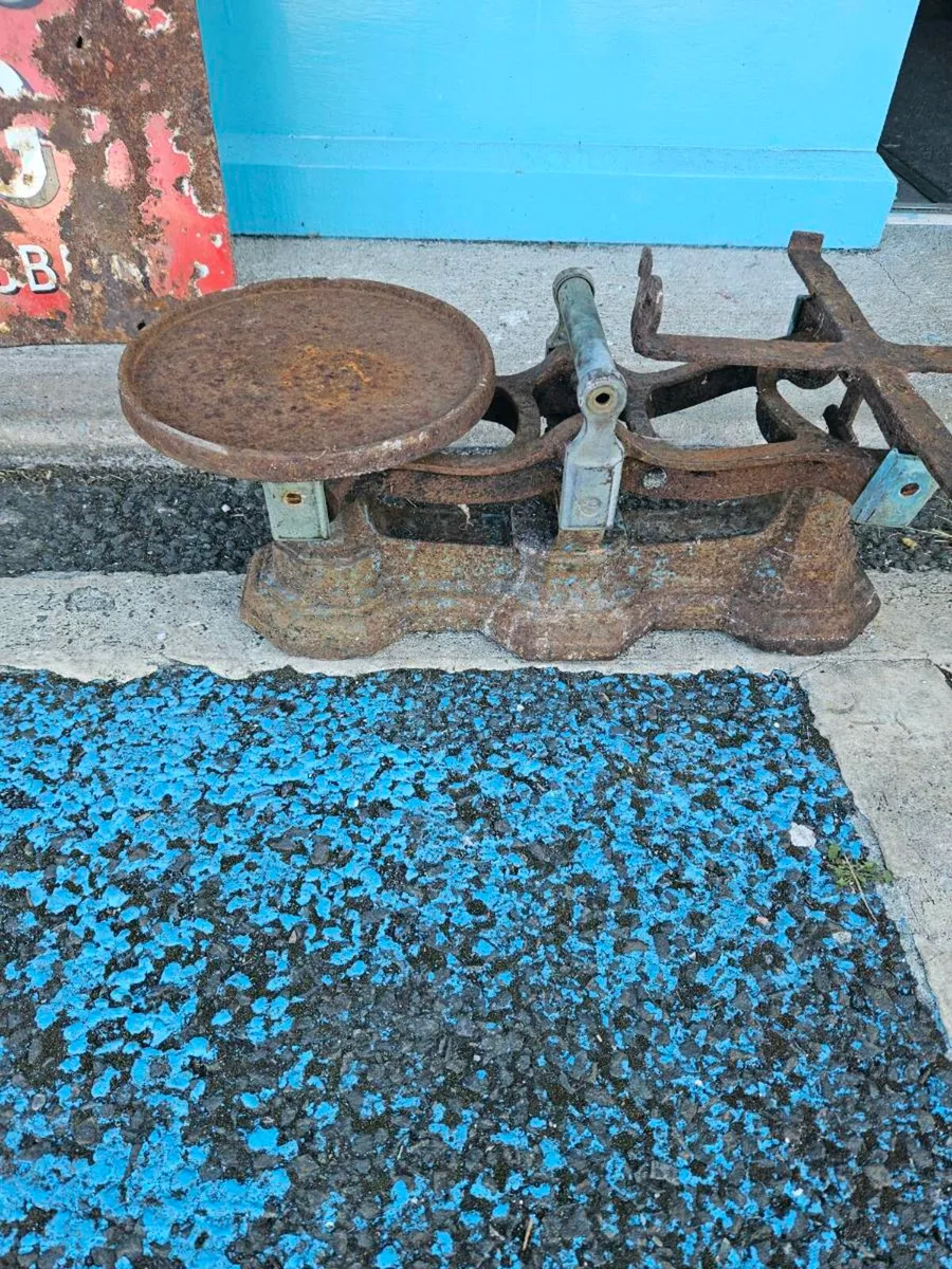 Vintage Weighing Scales - Image 2