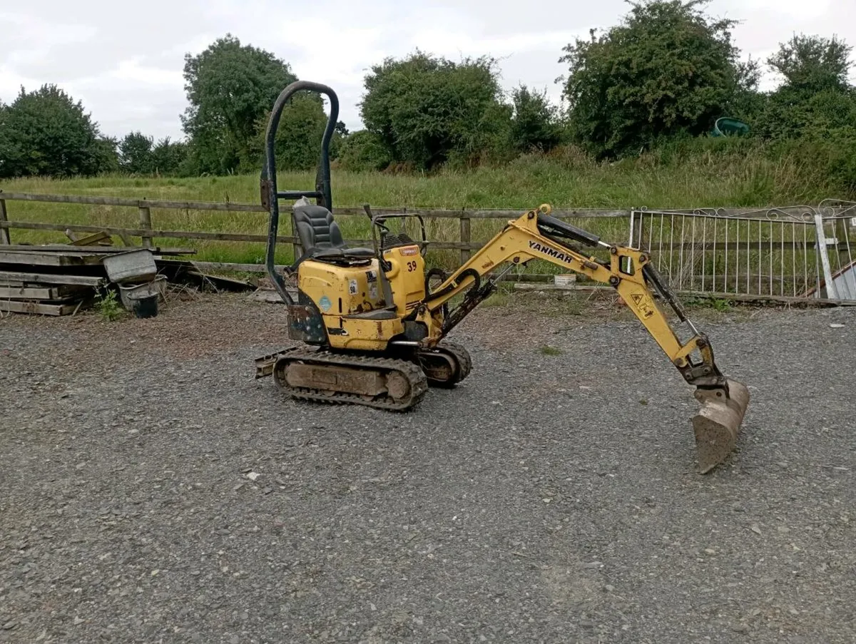 Yanmar digger.8 of a ton micro digger - Image 3