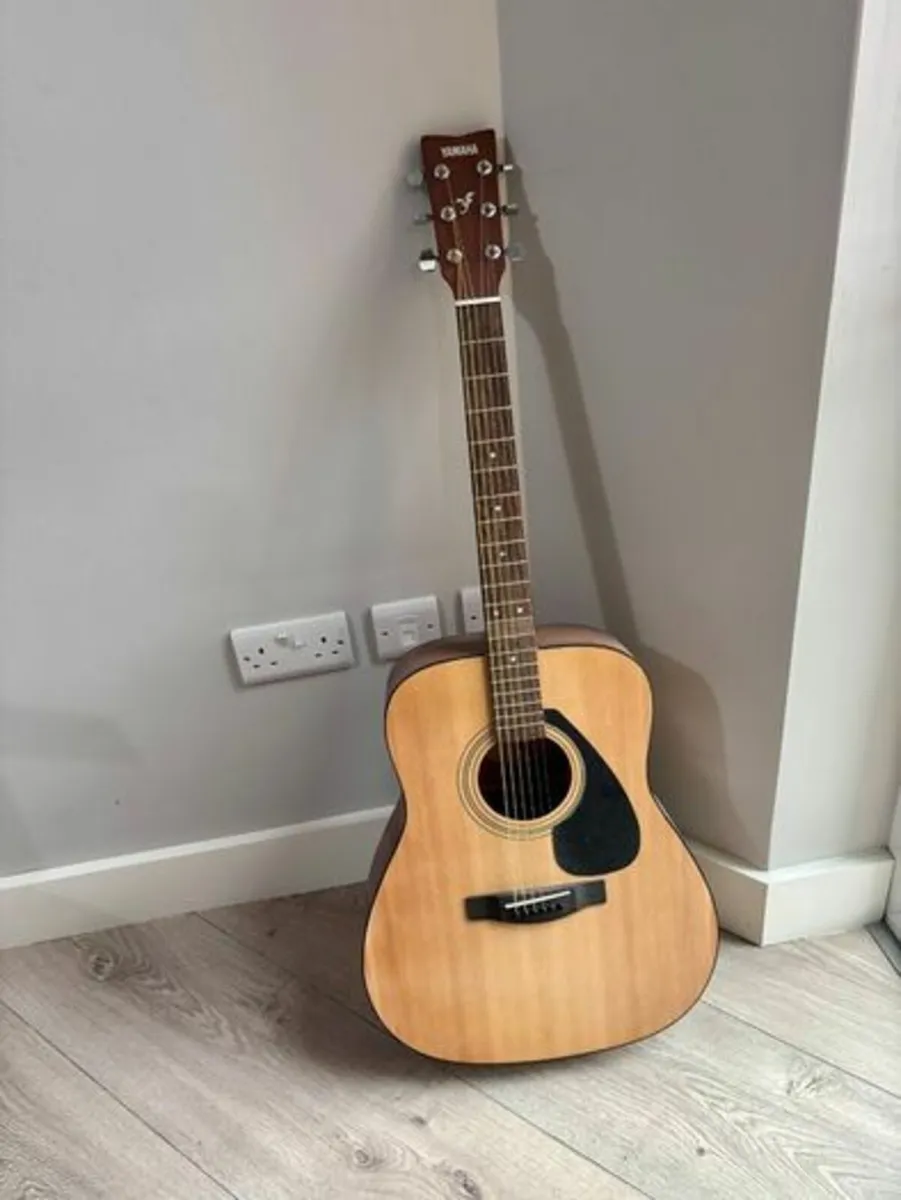 Yamaha F310 Guitar