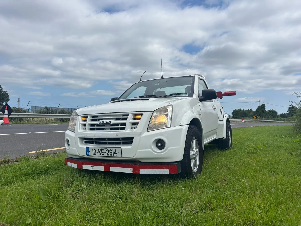 Isuzu D-Max Recovery Vehicle - Image 1