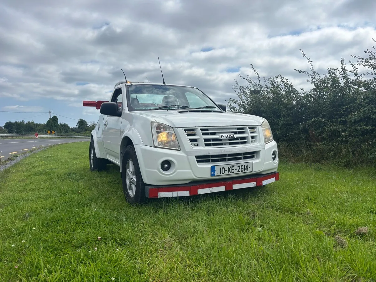 Isuzu D-Max Recovery Vehicle - Image 2
