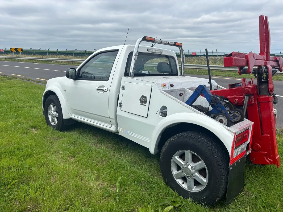 Isuzu D-Max Recovery Vehicle - Image 4