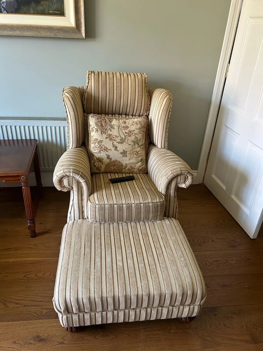 Finline suite of furniture - Image 2