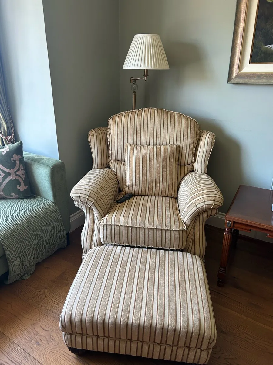 Finline suite of furniture - Image 3