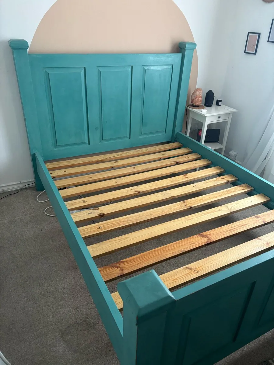 Bed frame - Image 1