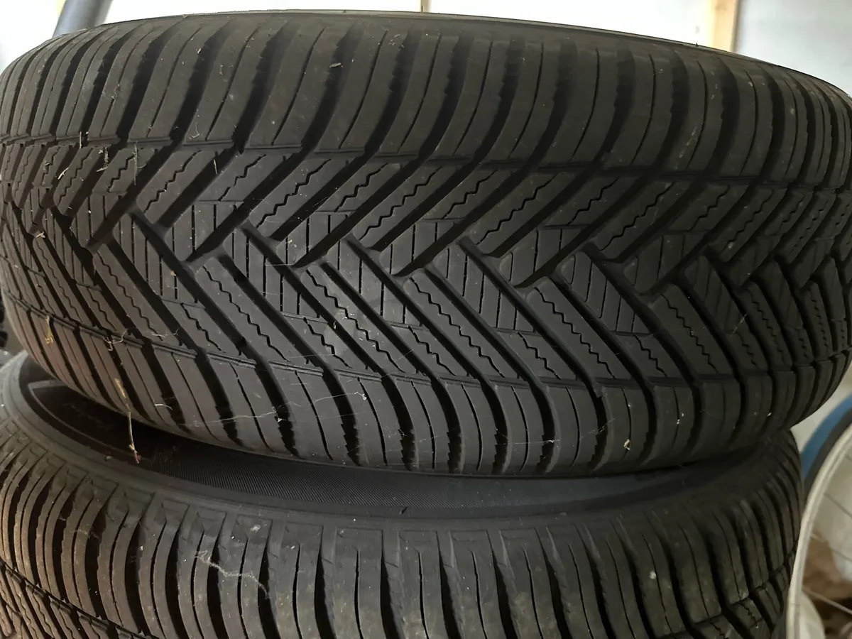 Car wheels and tyres - Image 4