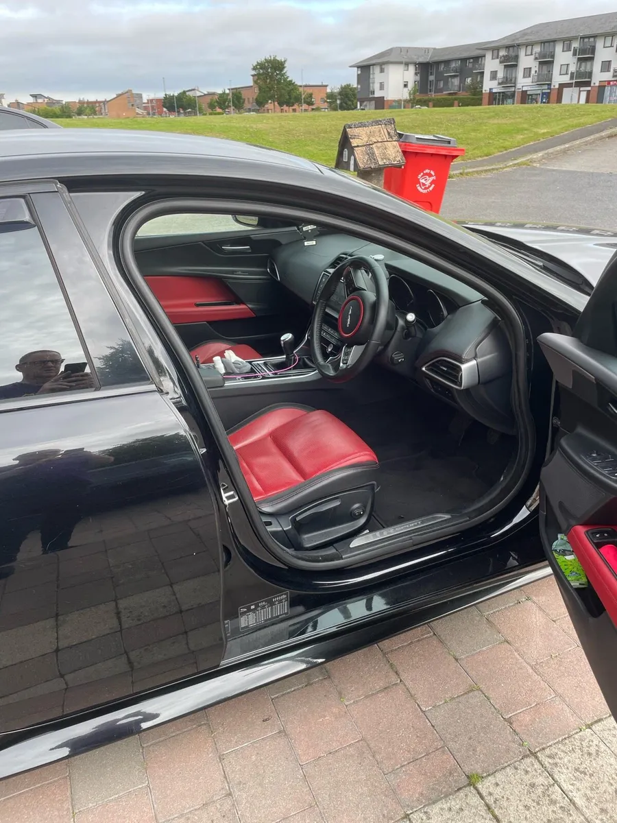 Jaguar xe 2015 - Image 2