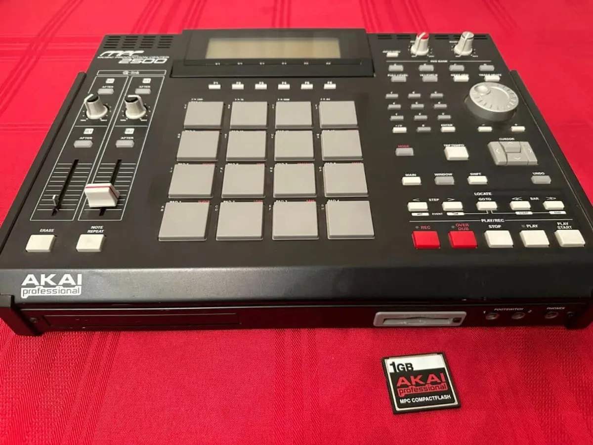 Akai MPC 2500 with 1GB MPC Compact Flash - Image 2