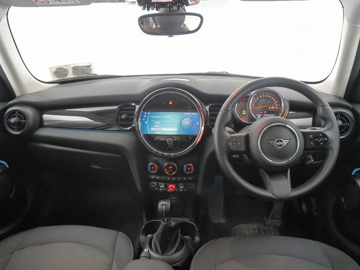 MINI HATCH 5-door Cooper Classic - Image 4
