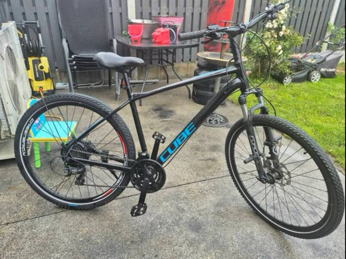 Adults Cube aim race bike . Frame size 22” - Image 1