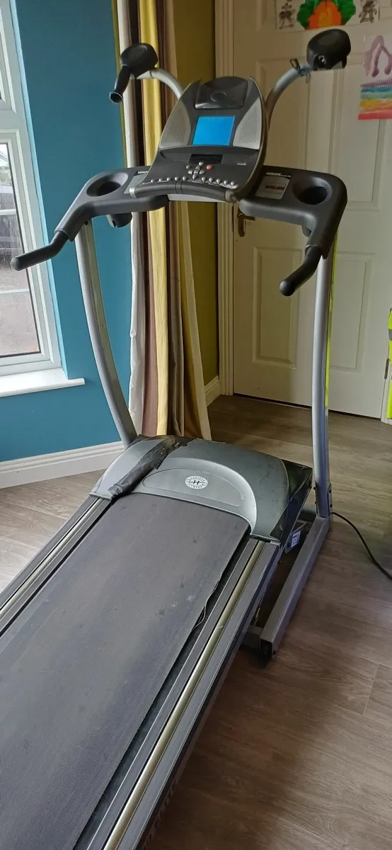 Motorised Treadmill with Ramp - Image 1