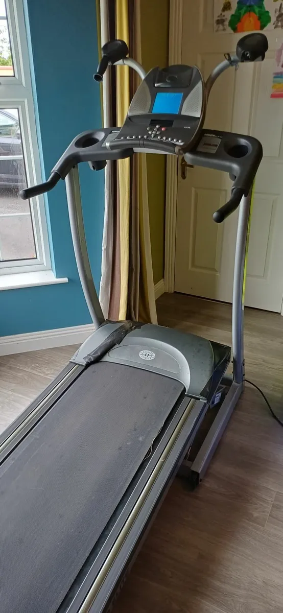 Motorised Treadmill with Ramp - Image 3